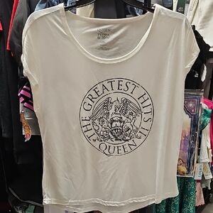 Nwt Queen White Graphic Tee